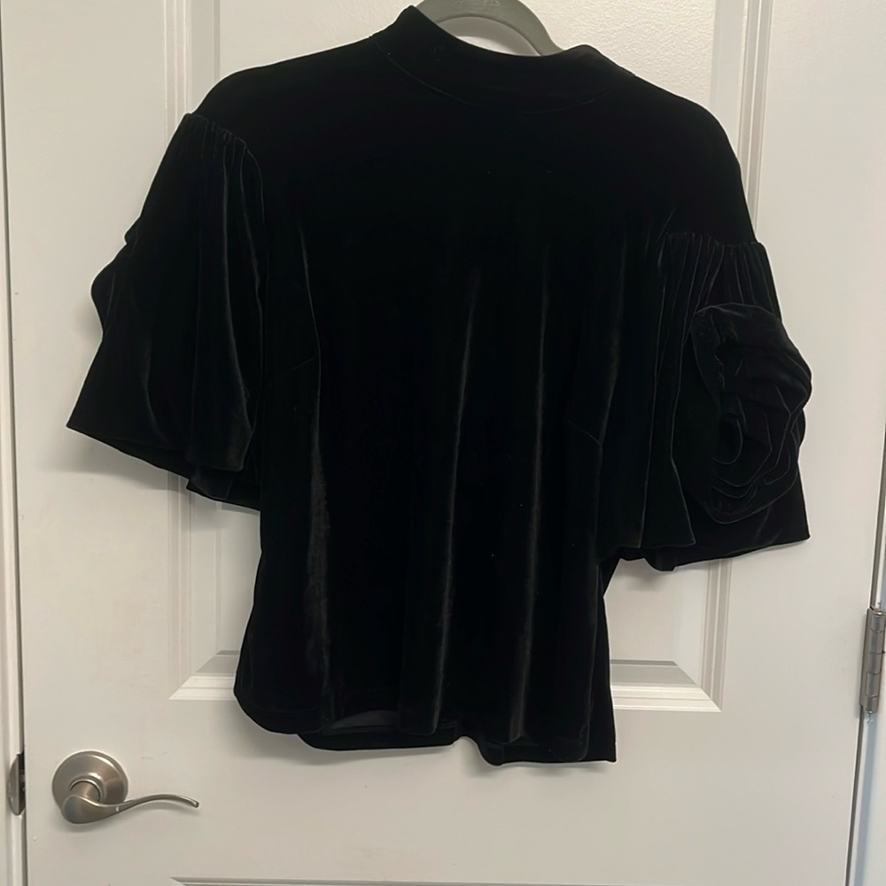 Black short sleeve velvet like top with rose sleeve size m